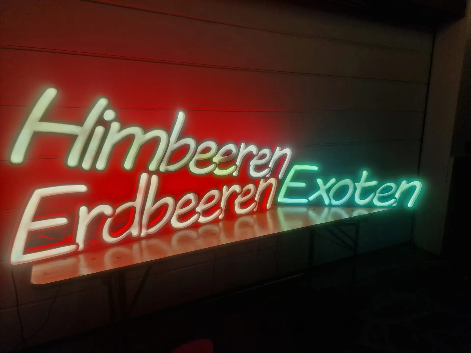 20241101_174238 LED Namensschild – Bild 9